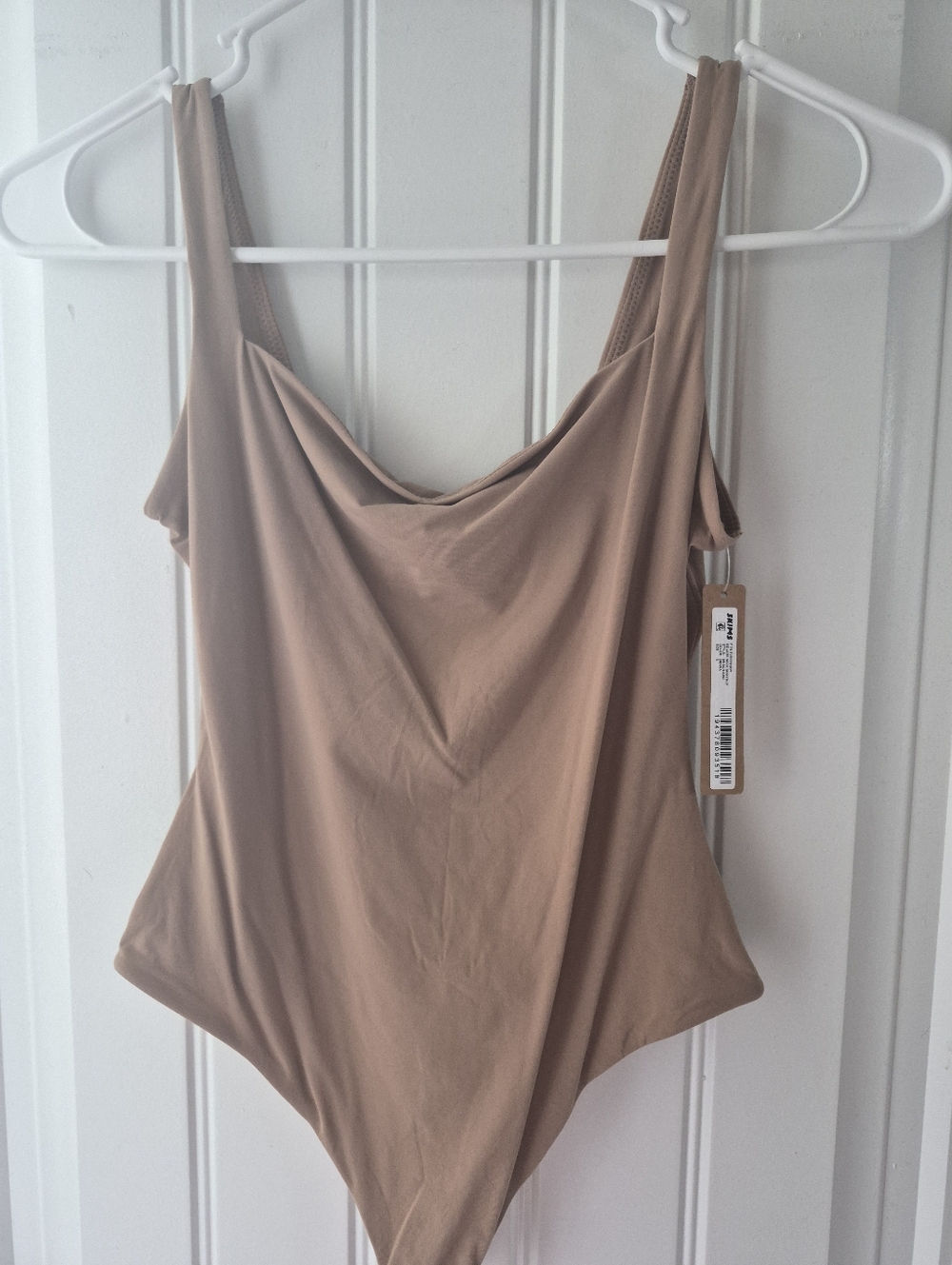 SKIMS NWT Taupe Bodysuit - Sz M